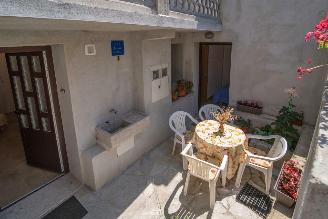 Apartment Andrija Vrbnik Kültér fotó